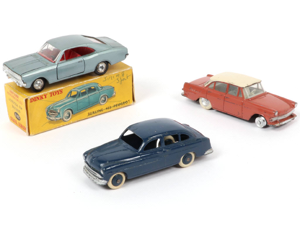 Lot 288 - DINKY TOYS (FRANCE) (4)