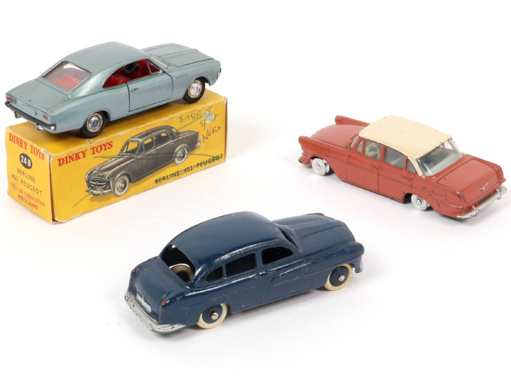 Lot 288 - DINKY TOYS (FRANCE) (4)