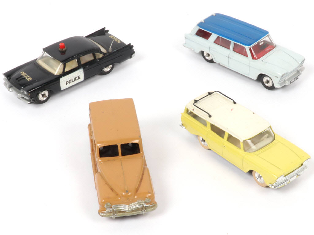 Lot 207 - DINKY TOYS (GB) (4)