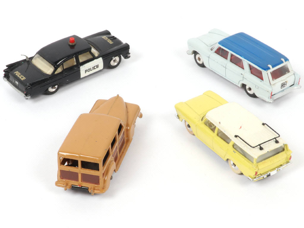 Lot 207 - DINKY TOYS (GB) (4)