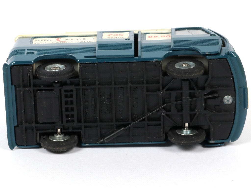 Lot 247 - DINKY TOYS (FRANCE) (1)