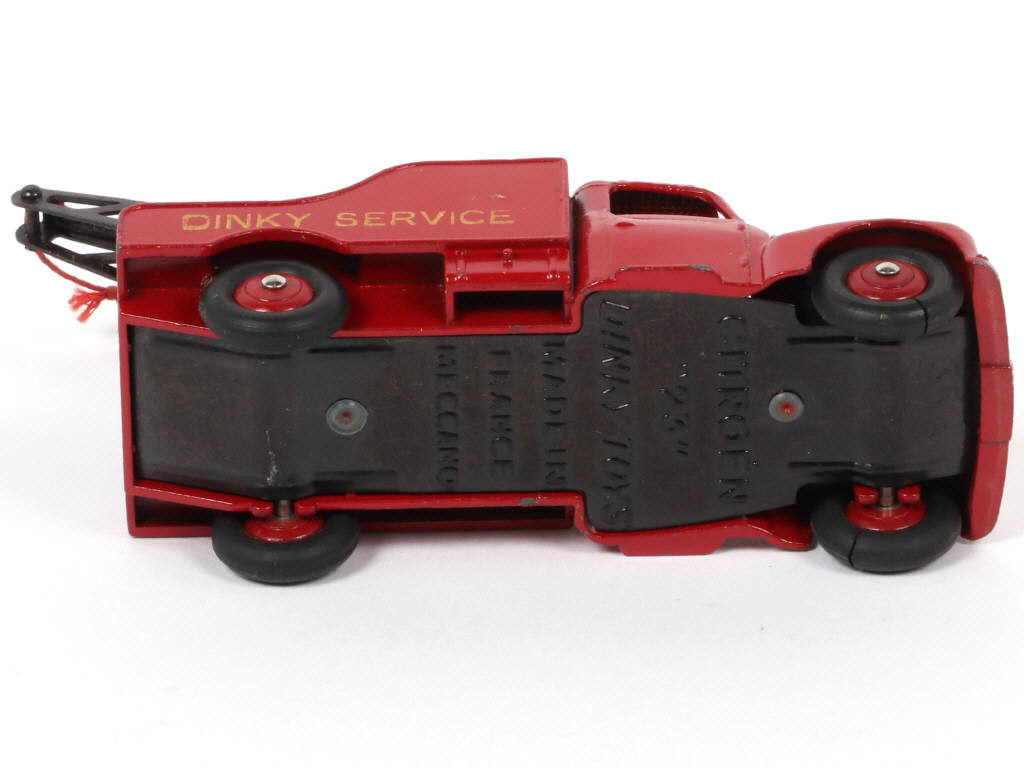 Lot 254 - DINKY TOYS (FRANCE) (1)