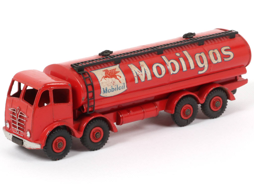 Lot 169 - DINKY TOYS (GB) (1)