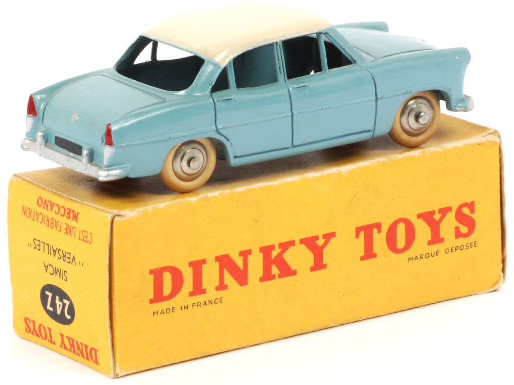 Lot 233 - DINKY TOYS (FRANCE) (1)