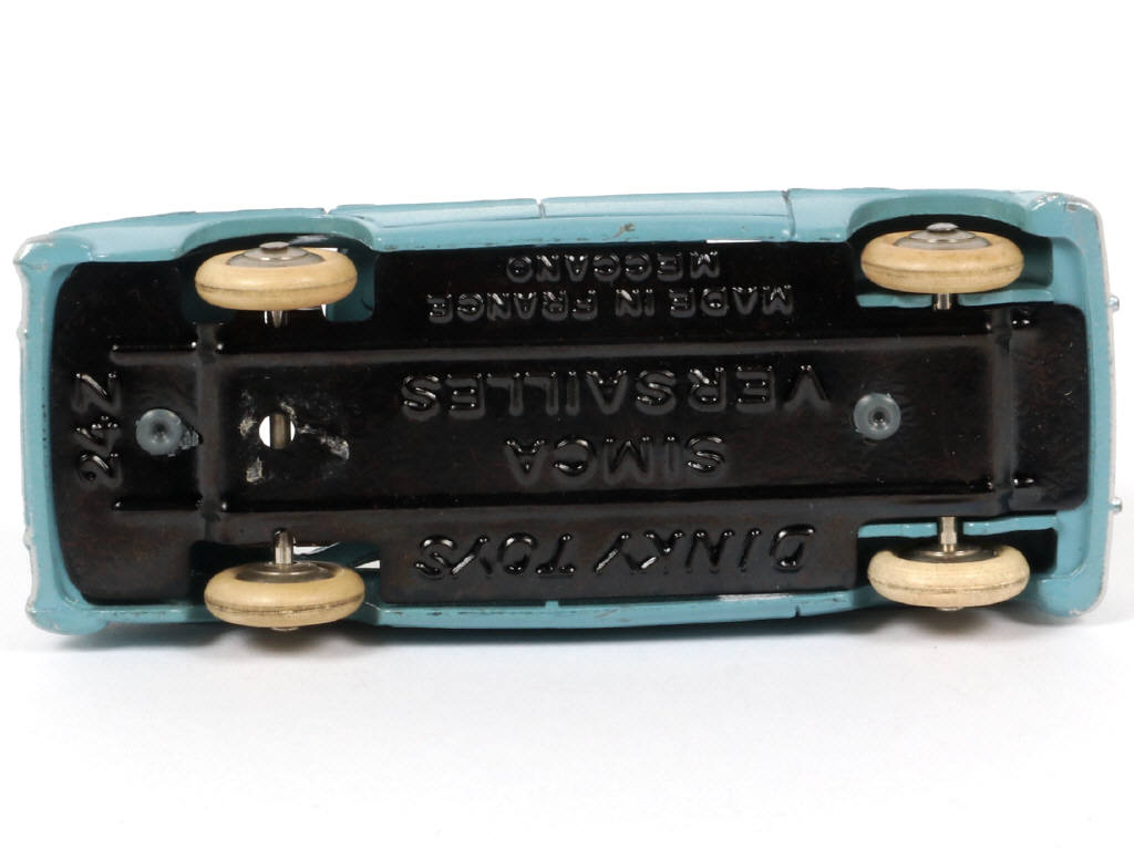 Lot 233 - DINKY TOYS (FRANCE) (1)