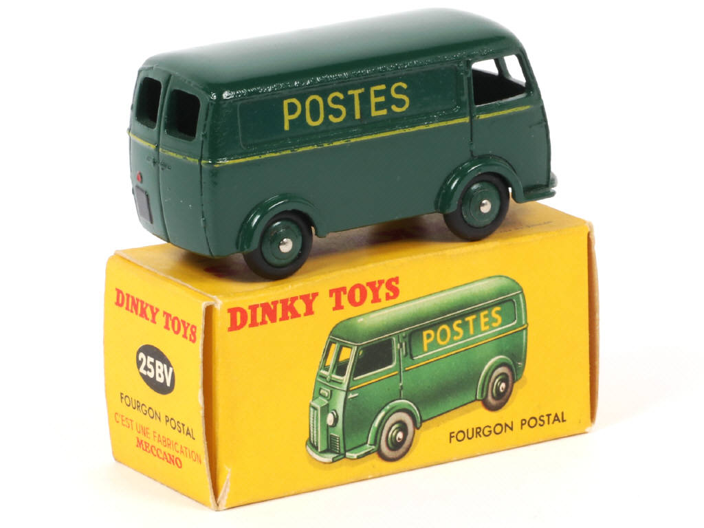 Lot 244 - DINKY TOYS (FRANCE) (1)