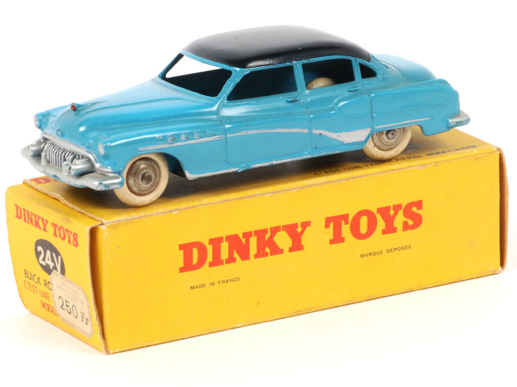 Lot 232 - DINKY TOYS (FRANCE) (1)