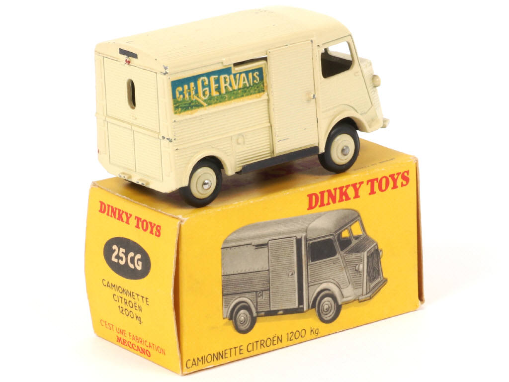 Lot 245 - DINKY TOYS (FRANCE) (1)