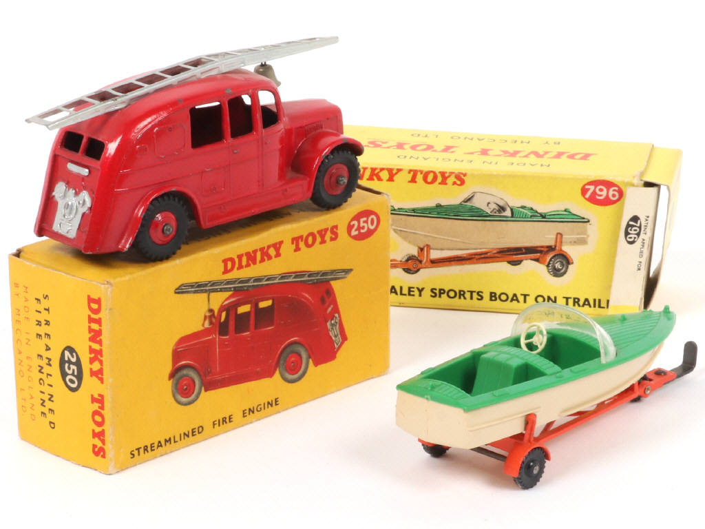 Lot 187 - DINKY TOYS (GB) (1)