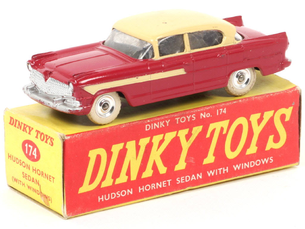Lot 183 - DINKY TOYS (GB) (1)