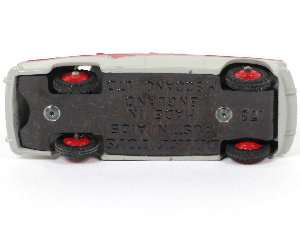 Lot 184 - DINKY TOYS (GB) (1)