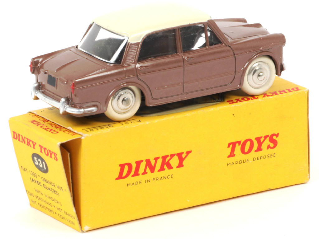 Lot 236 - DINKY TOYS (FRANCE) (1)