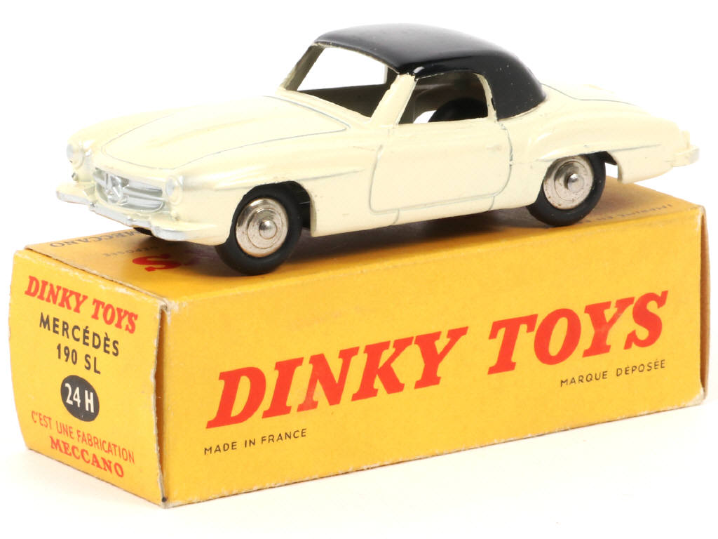 Lot 226 - DINKY TOYS (FRANCE) (1)