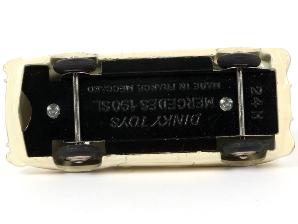 Lot 226 - DINKY TOYS (FRANCE) (1)