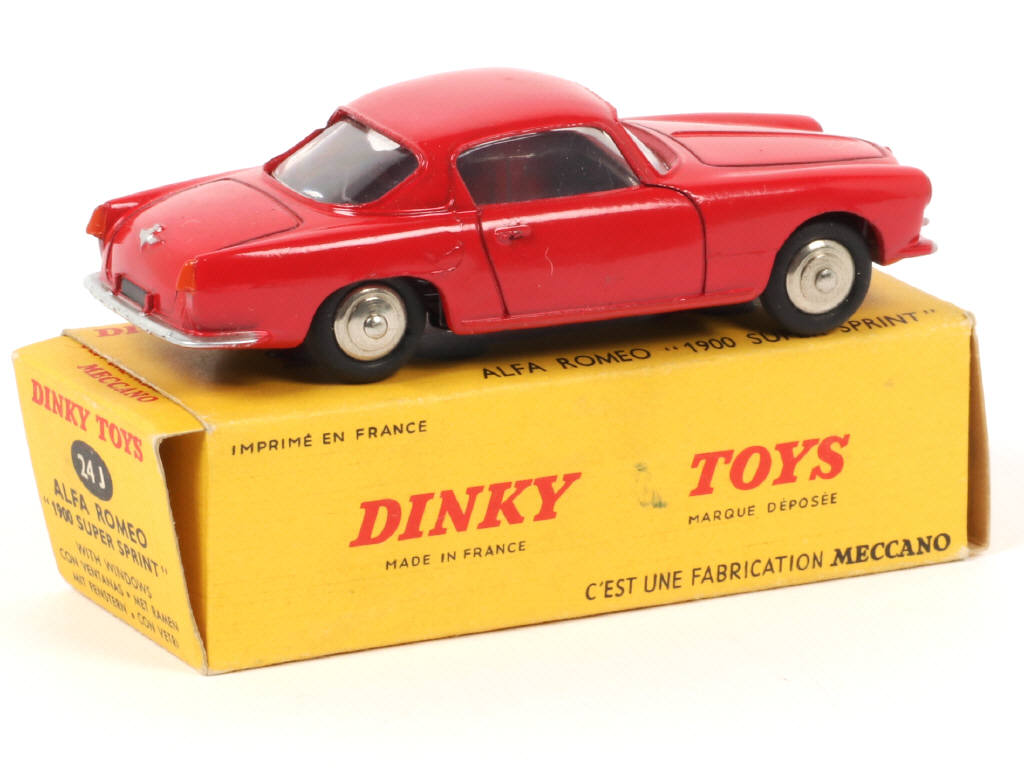 Lot 227 - DINKY TOYS (FRANCE) (1)