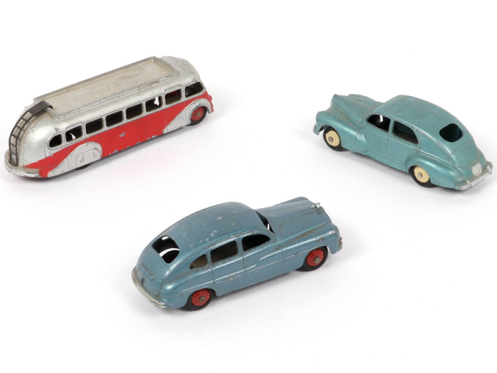 Lot 282 - DINKY TOYS (FRANCE) (3)