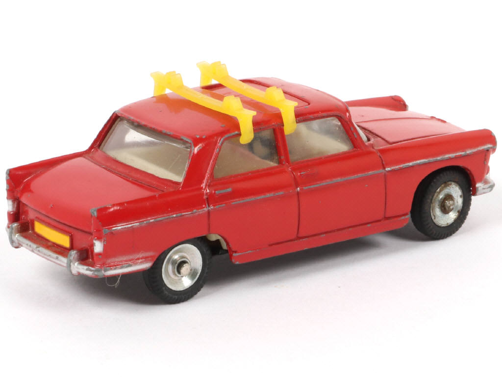 Lot 196 - DINKY TOYS (FRANCE) (1)