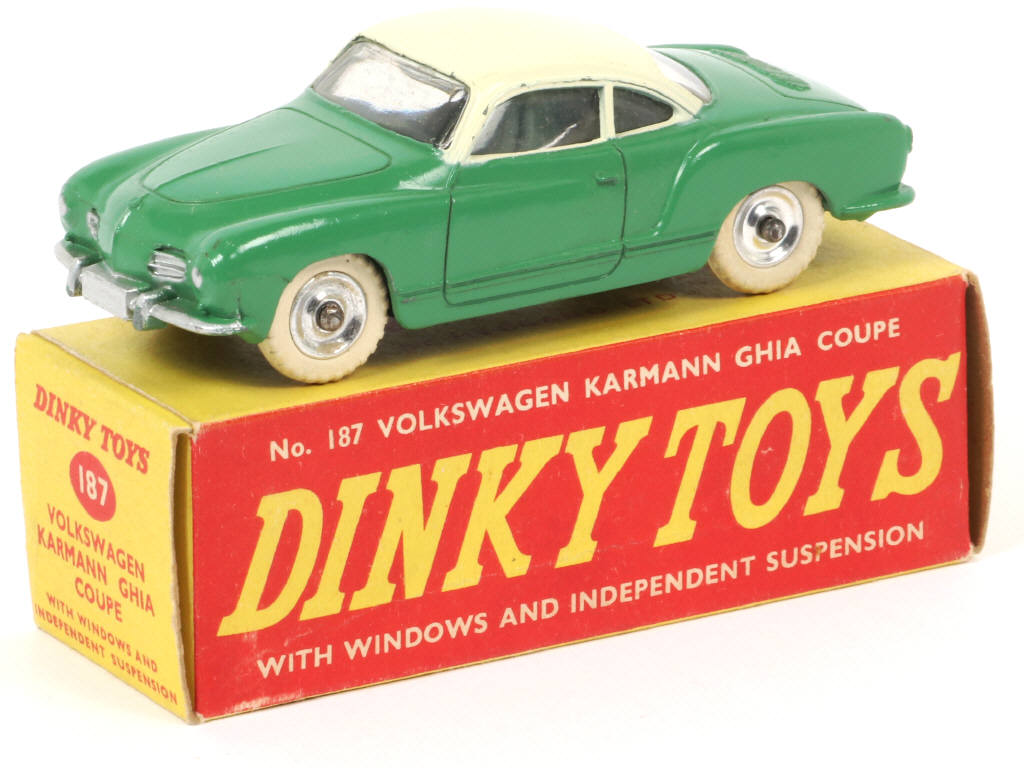 Lot 131 - DINKY TOYS (GB) (1)