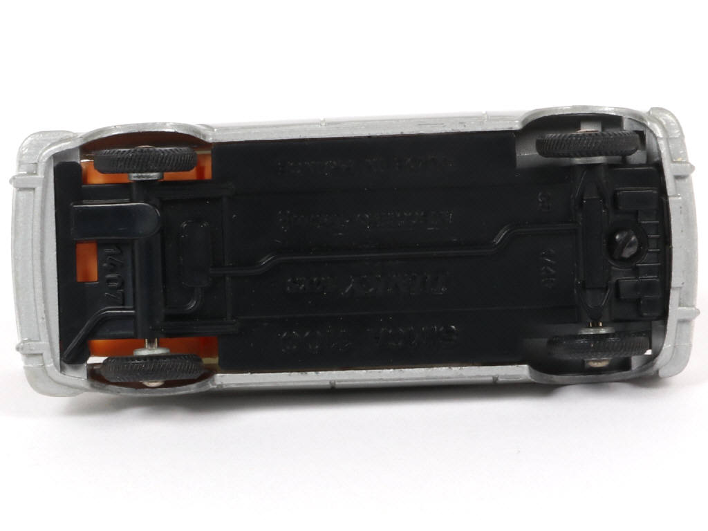 Lot 232 - DINKY TOYS (FRANCE) (1)