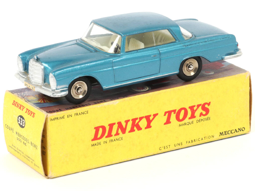 Lot 306 - DINKY TOYS (FRANCE) (1)