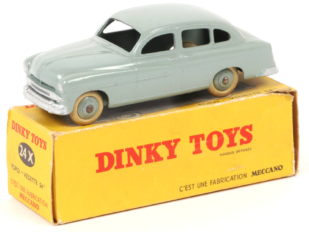Lot 224 - DINKY TOYS (FRANCE) (1)