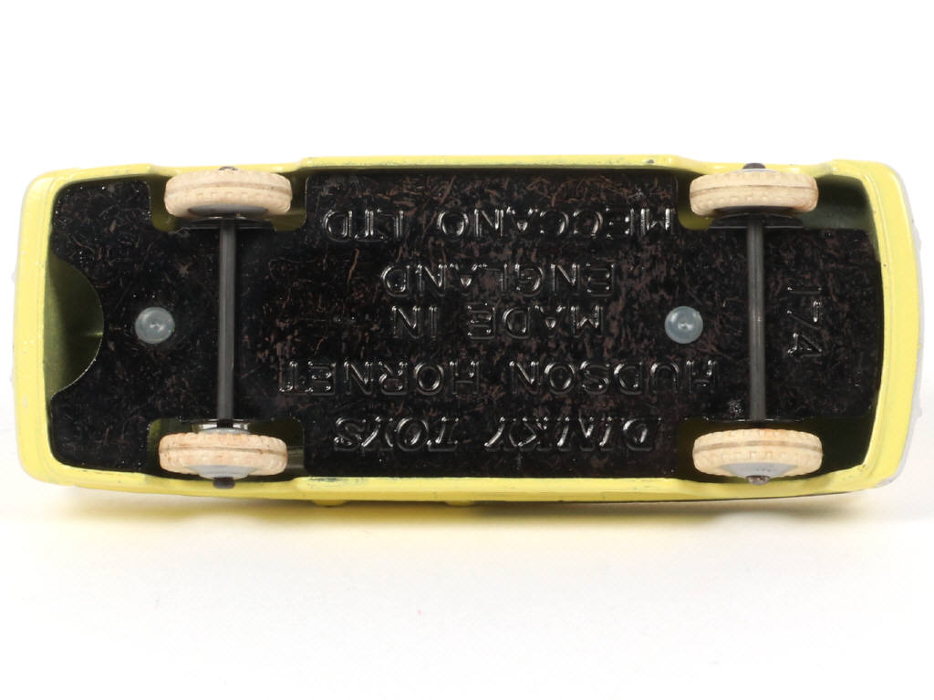 Lot 103 - DINKY TOYS (GB) (1)