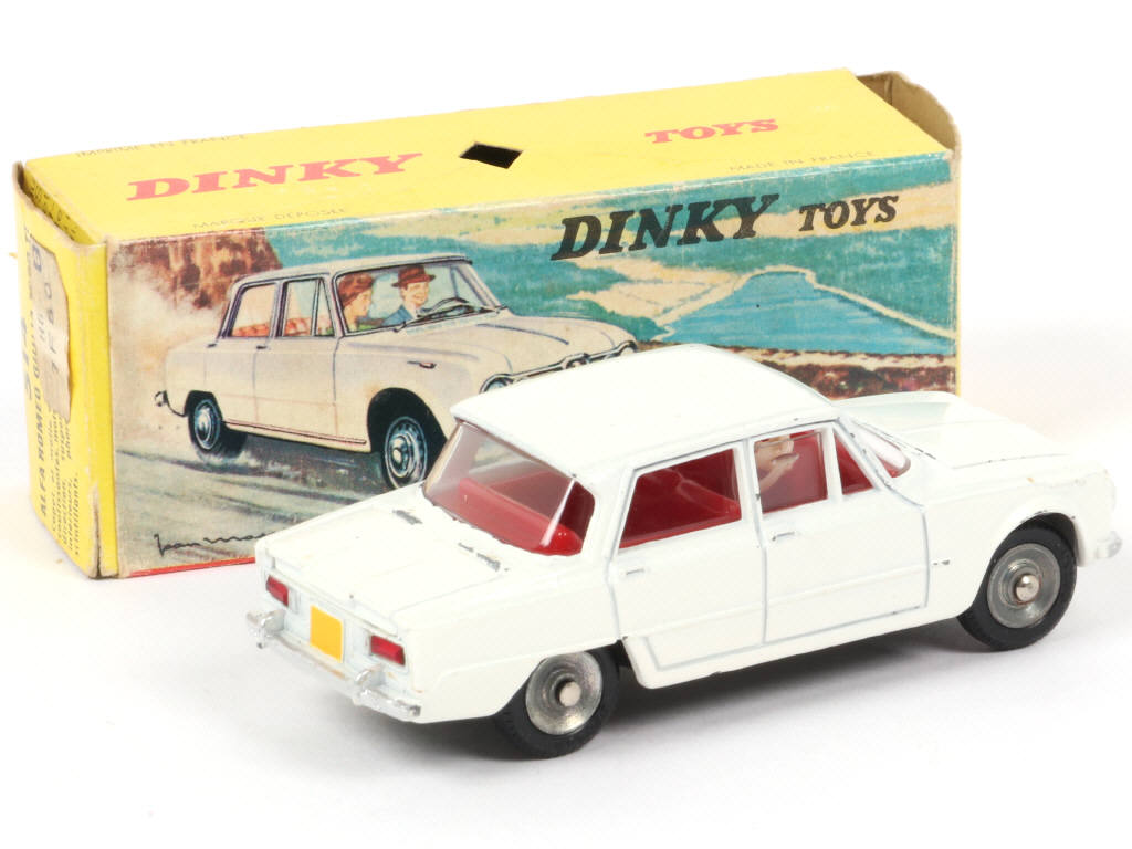 Lot 262 - DINKY TOYS (FRANCE) (1)