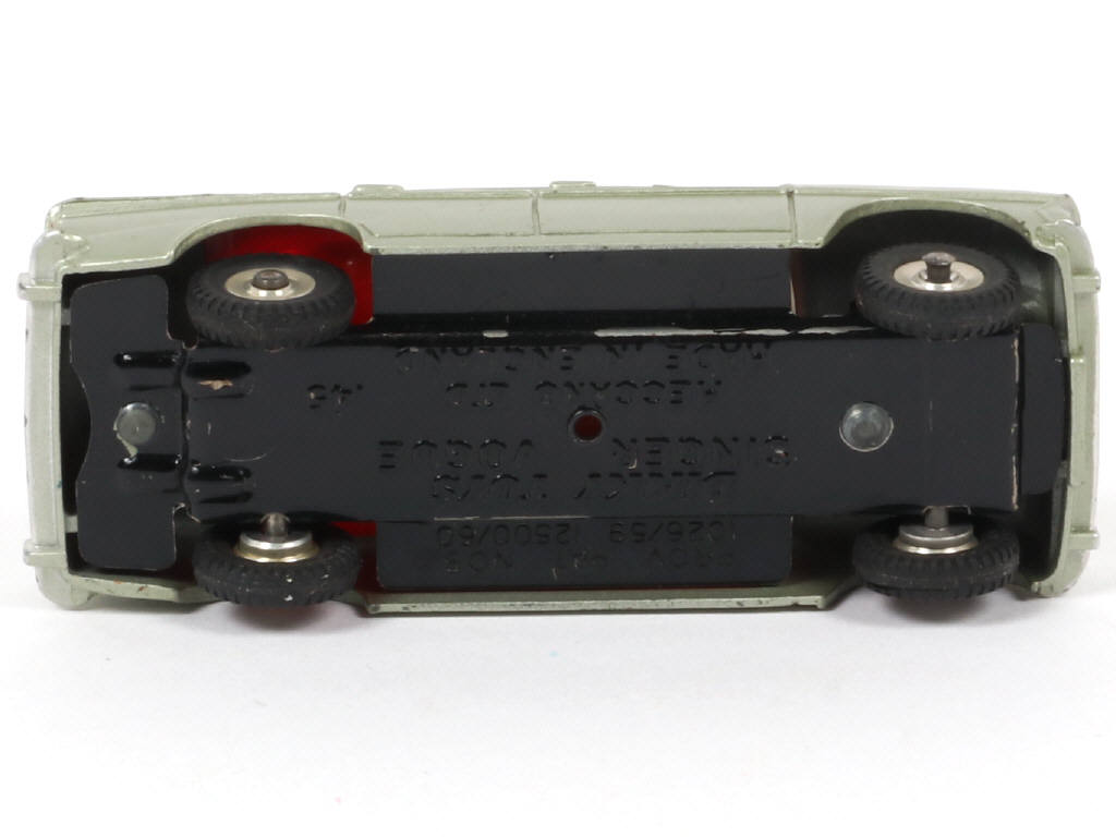 Lot 139 - DINKY TOYS (GB) (1)