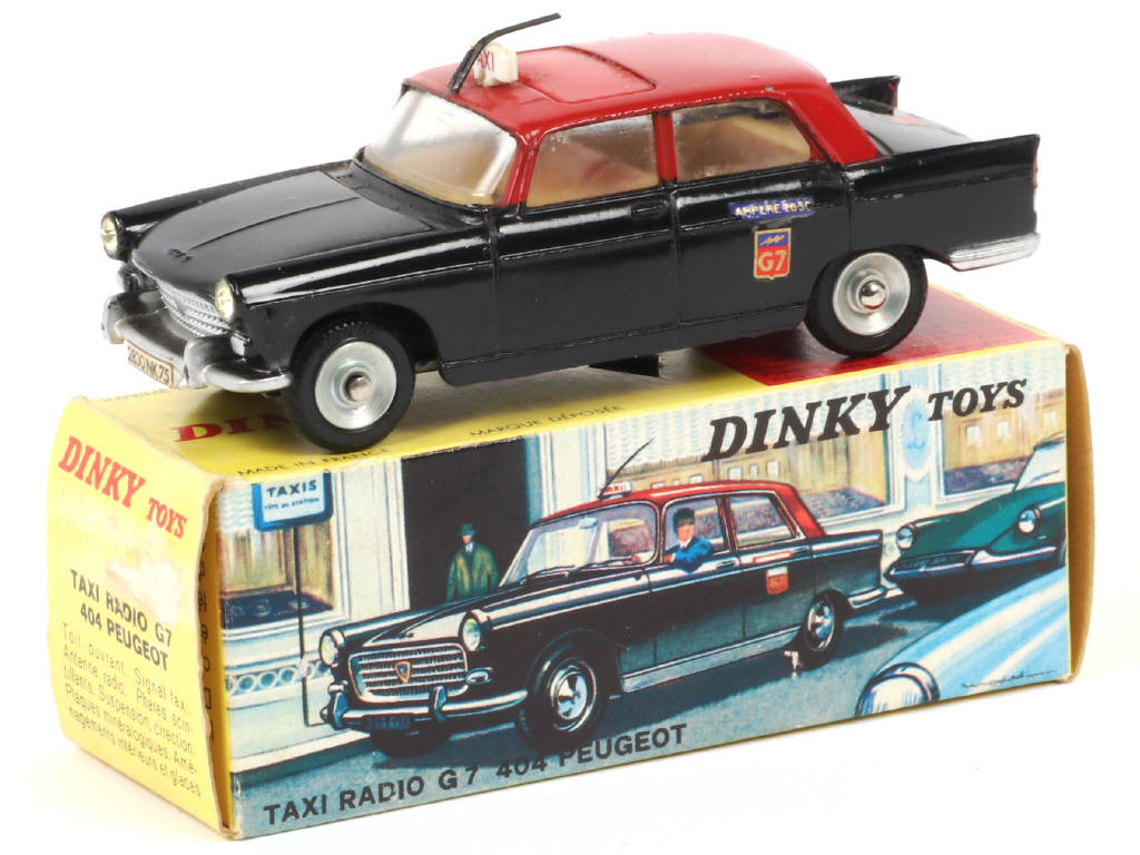 Lot 230 - DINKY TOYS (FRANCE) (1)
