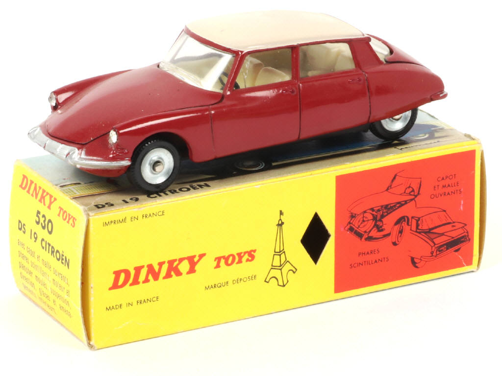 Lot 296 - DINKY TOYS (FRANCE) (1)