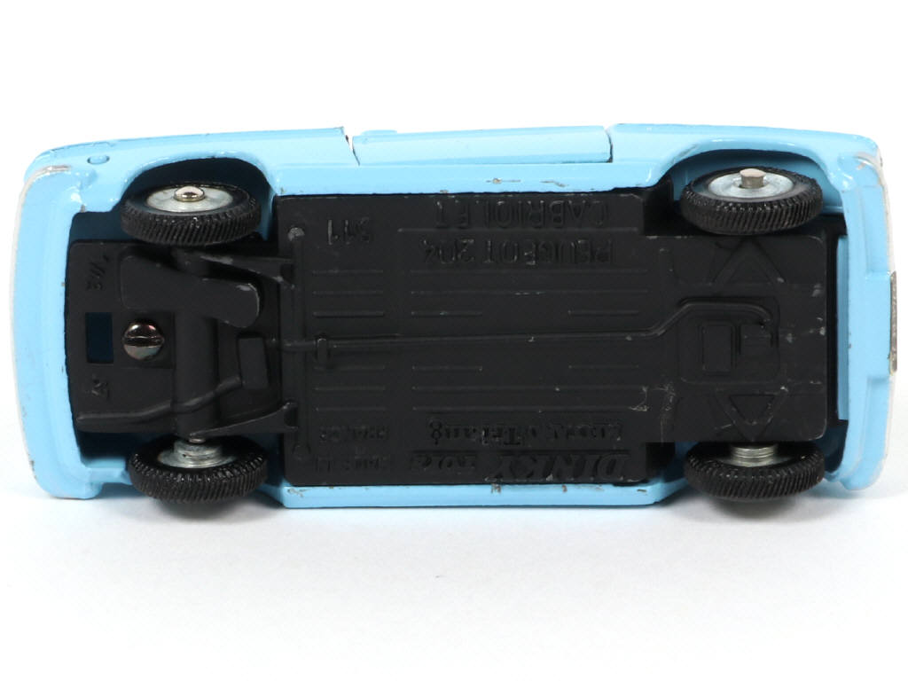 Lot 257 - DINKY TOYS (FRANCE) (1)