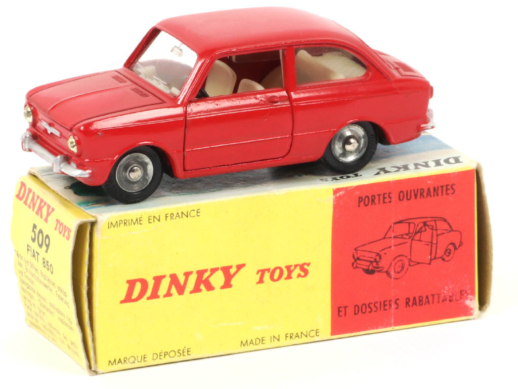 Lot 255 - DINKY TOYS (FRANCE) (1)