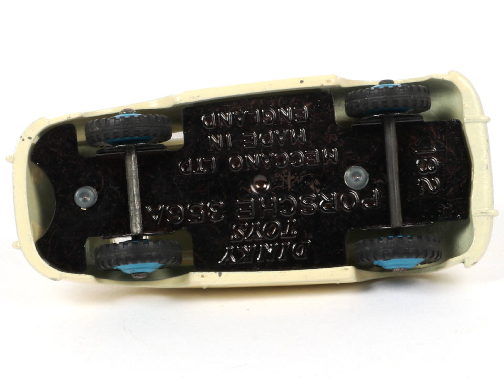 Lot 117 - DINKY TOYS (GB) (1)