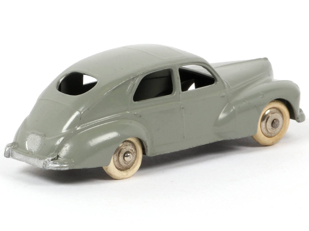 Lot 179 - DINKY TOYS (FRANCE) (1)