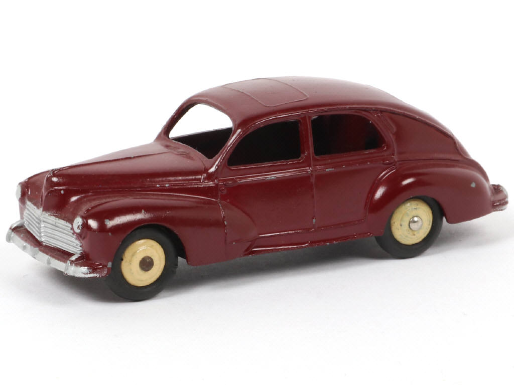 Lot 183 - DINKY TOYS (FRANCE) (1)