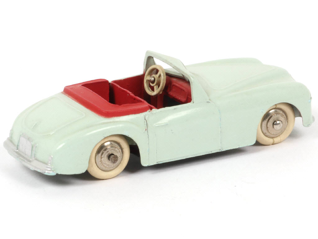 Lot 189 - DINKY TOYS (FRANCE) (1)