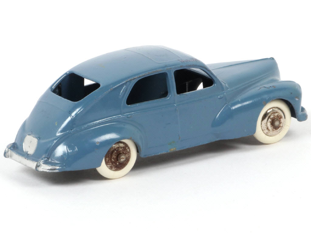 Lot 182 - DINKY TOYS (FRANCE) (1)