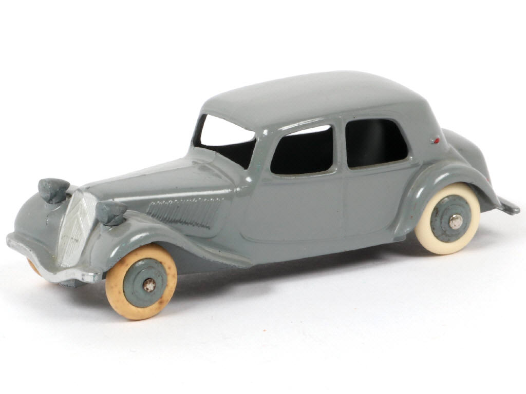 Lot 172 - DINKY TOYS (FRANCE) (1)