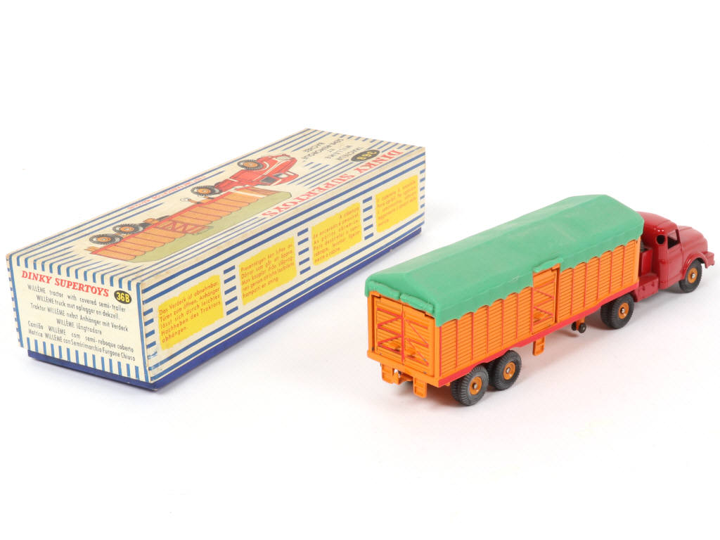 Lot 465 - DINKY TOYS (FRANCE) (1)