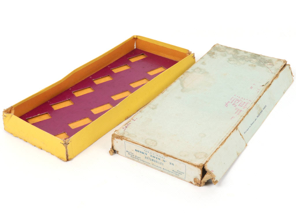 Lot 326 - DINKY TOYS (FRANCE) (1)