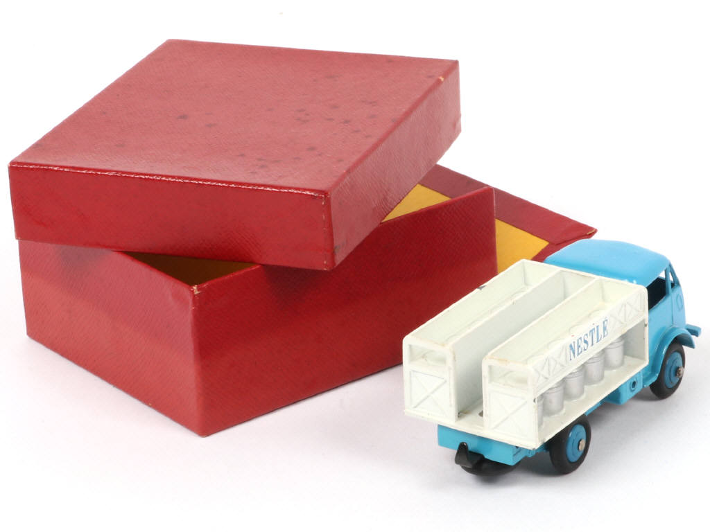 Lot 460 - DINKY TOYS (FRANCE) (1)