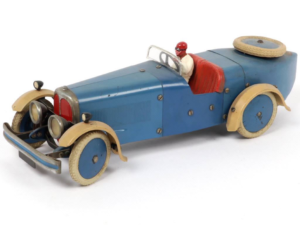 Lot 84 - MECCANO (FRANCE) (1)