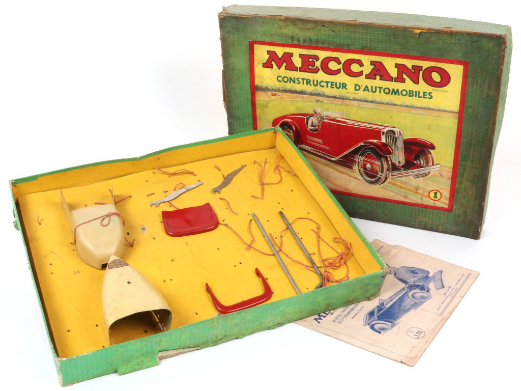 Lot 84 - MECCANO (FRANCE) (1)