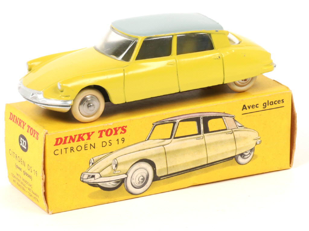Lot 370 - DINKY TOYS (FRANCE) (1)