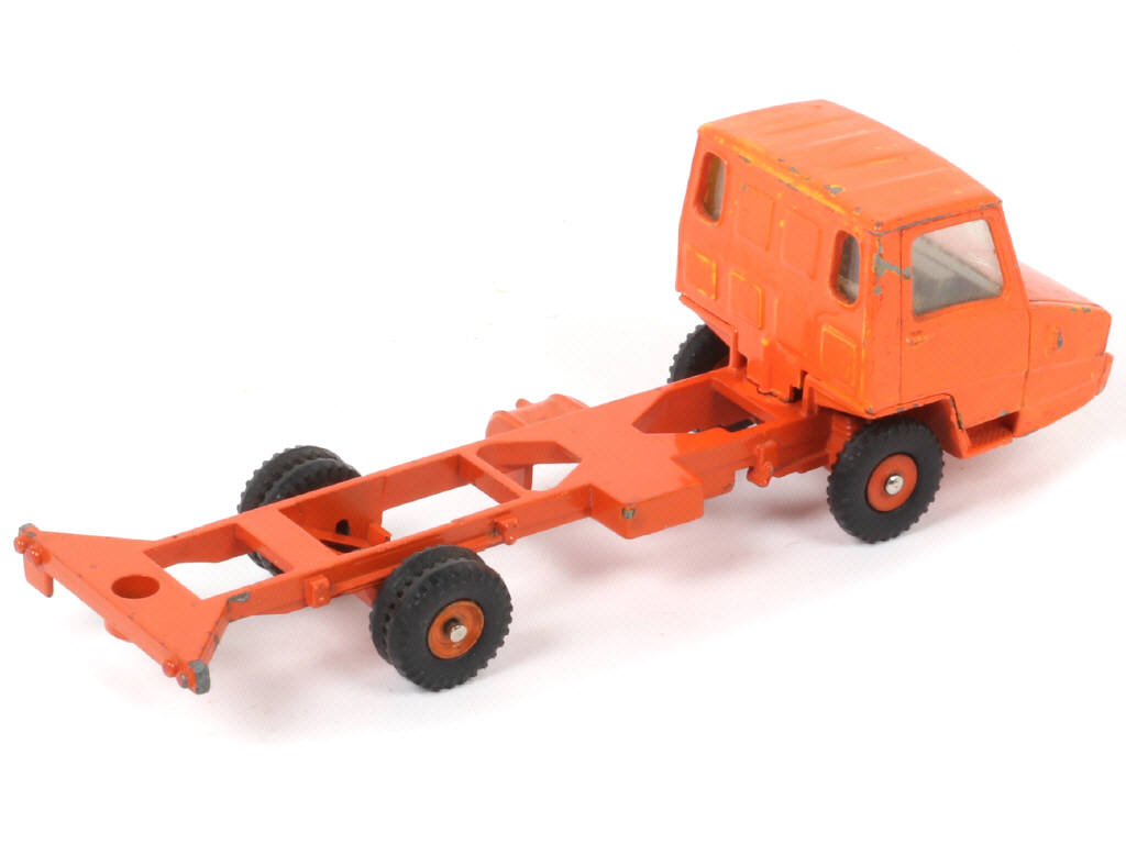 Lot 459 - DINKY TOYS (FRANCE) (1)