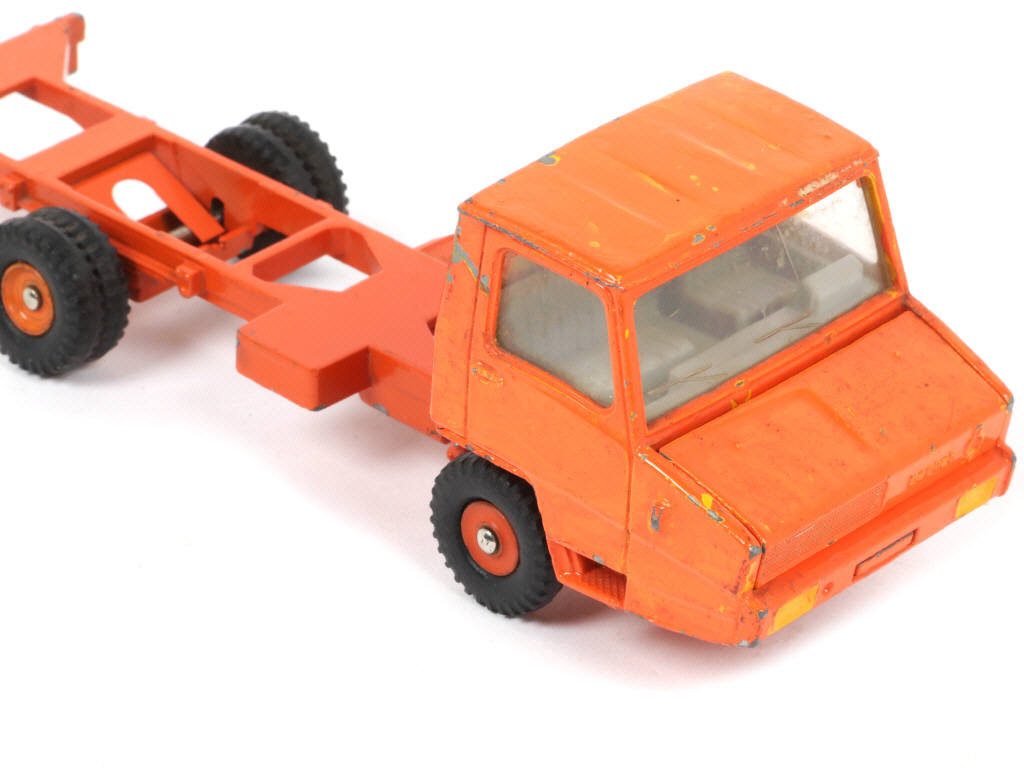 Lot 459 - DINKY TOYS (FRANCE) (1)