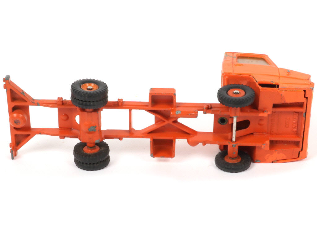 Lot 459 - DINKY TOYS (FRANCE) (1)