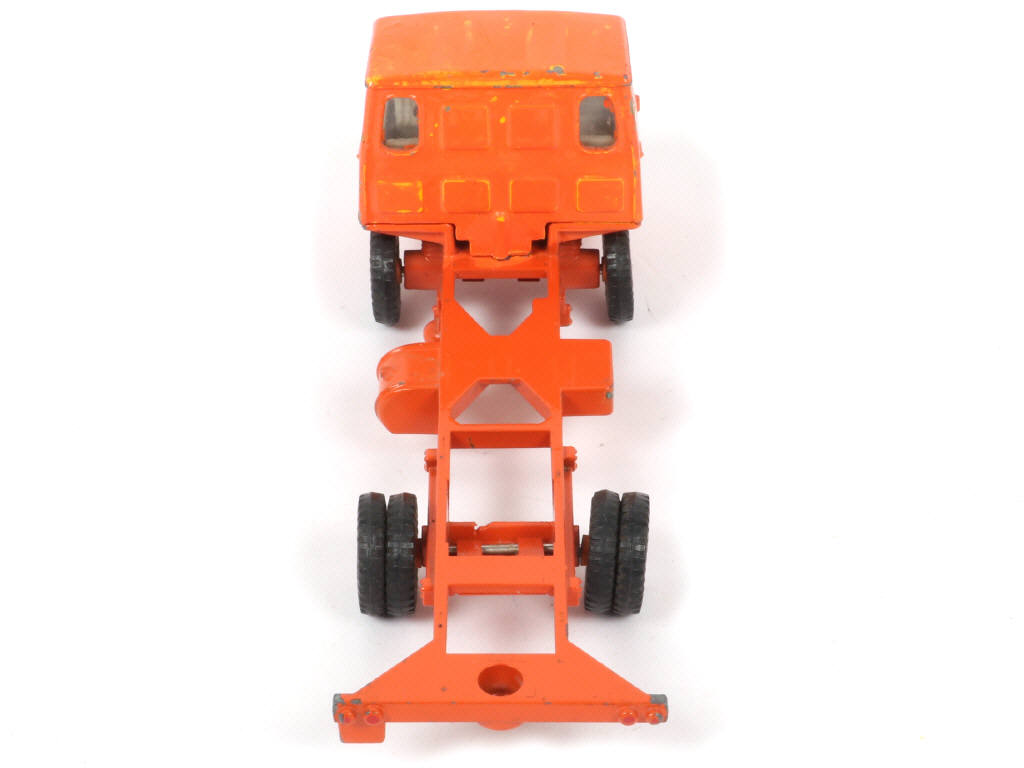 Lot 459 - DINKY TOYS (FRANCE) (1)