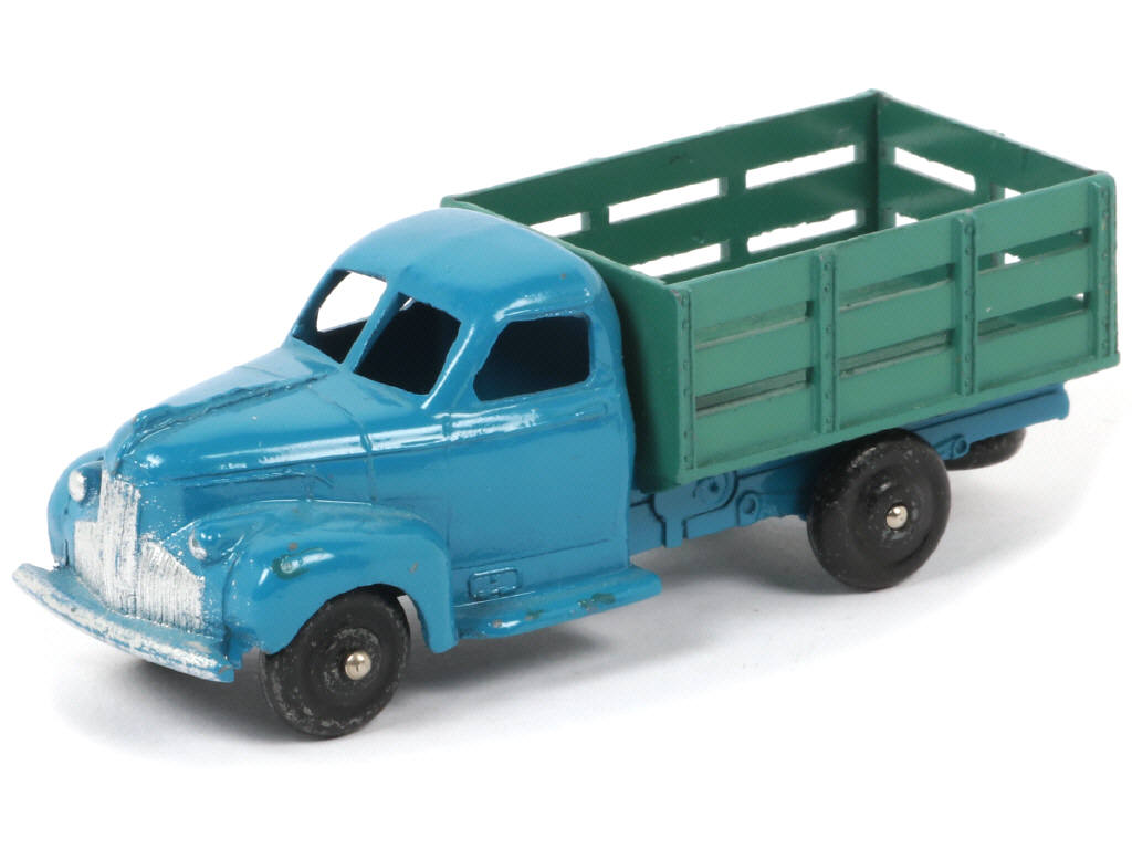 Lot 455 - DINKY TOYS (FRANCE) (1)