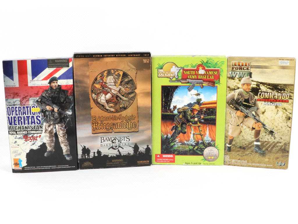 Lot 131 - DIVERS (4)